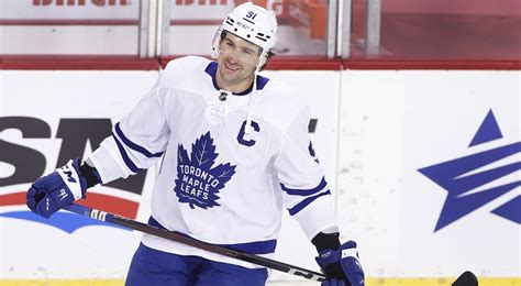 Maple Leafs' John Tavares visits team's practice facility