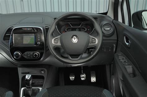 Renault Captur Interior, Sat Nav, Dashboard | What Car?
