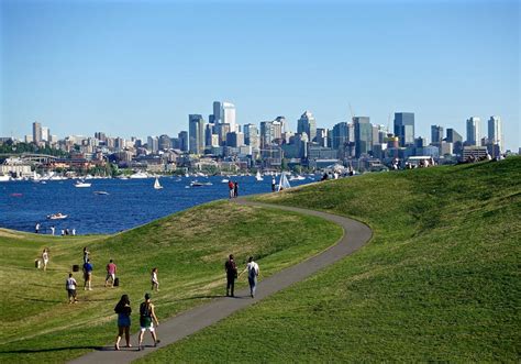 Highly Walkable Neighborhoods in Seattle | Essex