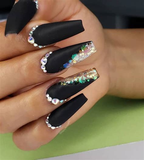 Top 5 Tips on Latest Nail Trends 2024 (40 Photos+Videos)