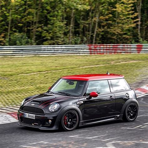 MINI Club - Brasil 🇧🇷 on Instagram: “Boa noite #MINIFans! JCW R56 em Nürburgring! 🌳🌳😈 🌳🌳 via ...