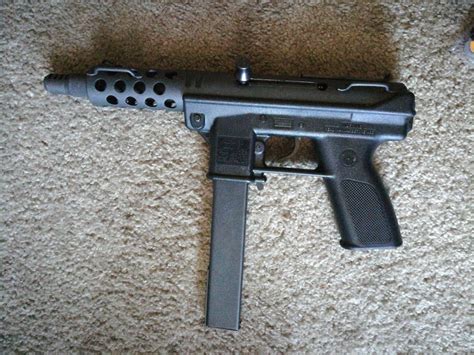 TEC-9 (Technically TEC-DC9) : guns