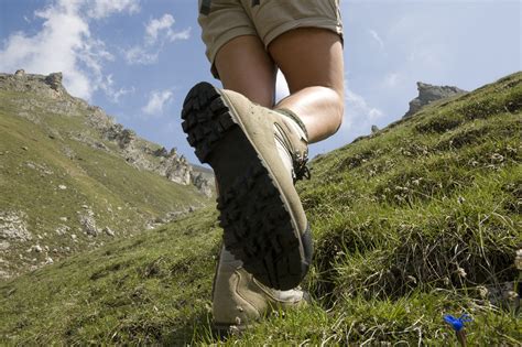 9 Tips for Effective and Safe Uphill Walking Workouts | Benefits of ...