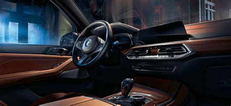 2021 BMW X5 Interior Features & Dimensions | Seating, Cargo Space