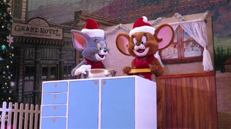 Tom and Jerry at Movieworld's White Christmas - YouTube