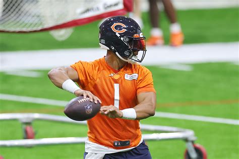 Bears training camp: Breaking down Justin Fields on Day 5