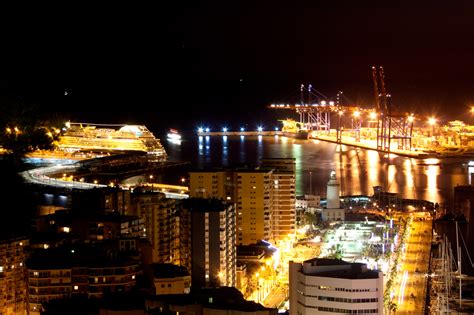 File:Puerto de Málaga 7.jpg - Wikimedia Commons