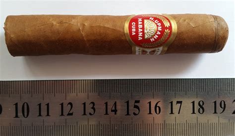 H Upmann Half Corona Cigar - 1 Single Cigar | Fareham Wine Cellar