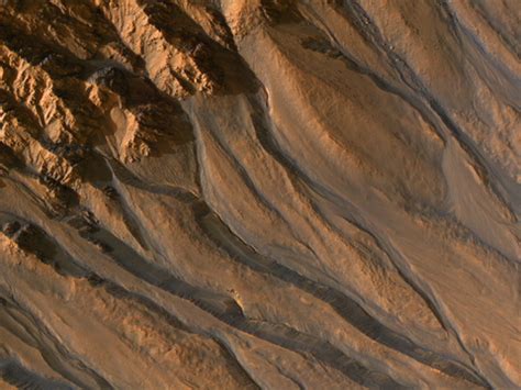 Gullies on Mars were not formed by liquid water - Business Insider