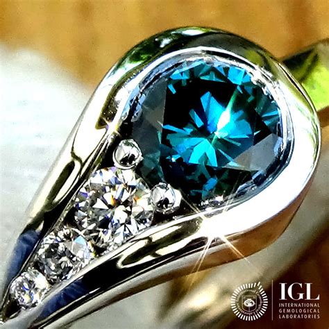 Round Blue Diamond Solitaire Engagement Ring 0.55 Ct in 18 - Catawiki