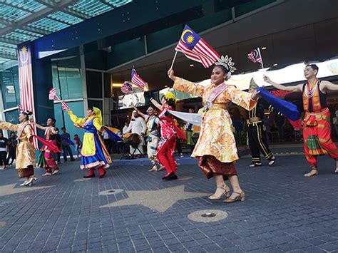 Malls ignite 62nd Merdeka celebration - Citizens Journal