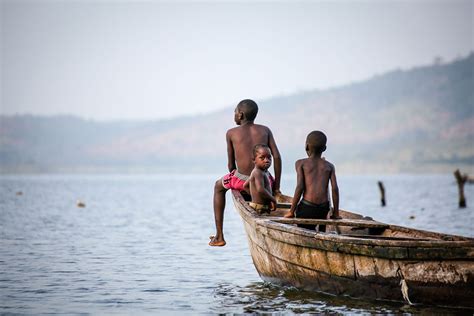 Child Slavery On Lake Volta: 15 Photos To Make You Think - Compassion UK