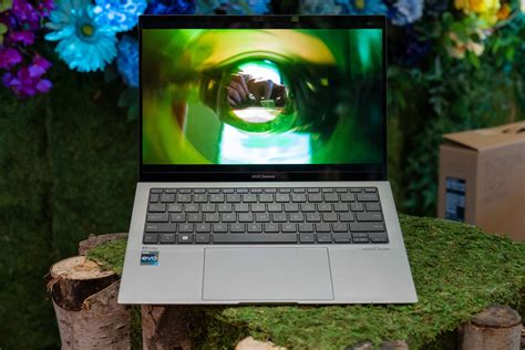 Asus ZenBook S 13 (2023) hands-on review: impressively lighter than the MacBook Air