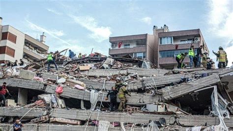 FOTO-FOTO Gempa M 7,0 di Turki: Sempat Picu Tsunami Kecil, Setidaknya 22 Orang Tewas ...