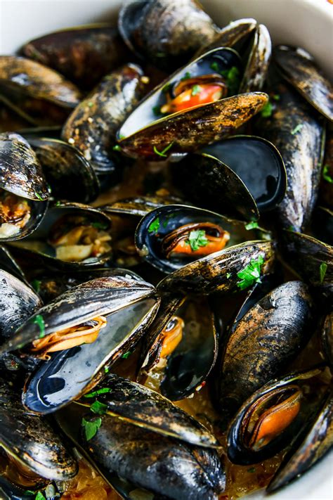 Garlic Butter Mussels - The Culinary Compass