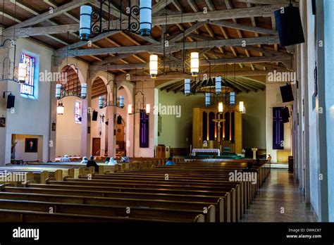 Mission san gabriel arcangel interior hi-res stock photography and images - Alamy