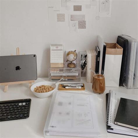 30+ Aesthetic Desk Ideas for Your Workspace | Gridfiti