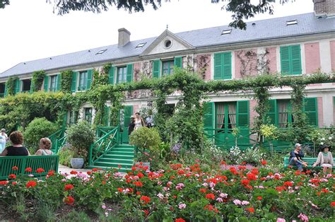 Visitez Giverny, ce charmant village français rendu célèbre par l ...