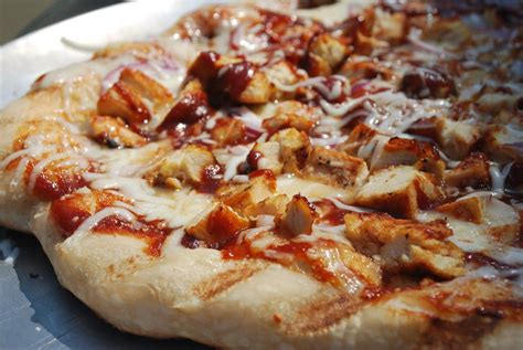 Grilled BBQ Chicken Pizza - SavoryReviews