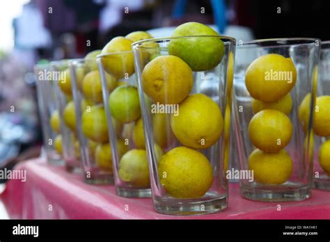 Lemonade stall hi-res stock photography and images - Alamy