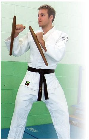 Tonfa fighting stance | Taekwondo, Peter pan, Kata