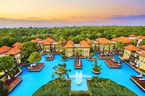 In 2018, Splurge At These 8 Ultra-Luxurious Resorts Across The World ...