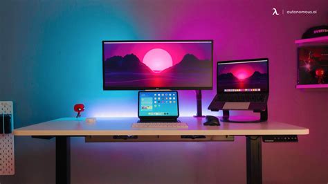 21 Multi-monitor Computer Desk Setup Ideas for Tech Lovers | Computer desk setup, Computer desk ...