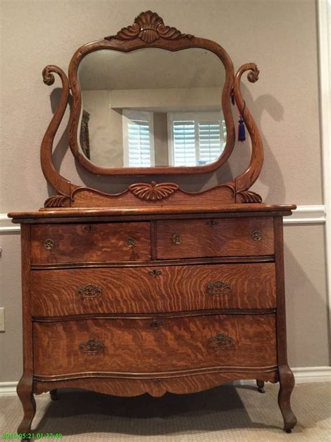 Antique Dresser With Mirror Oak - Dining Room Table