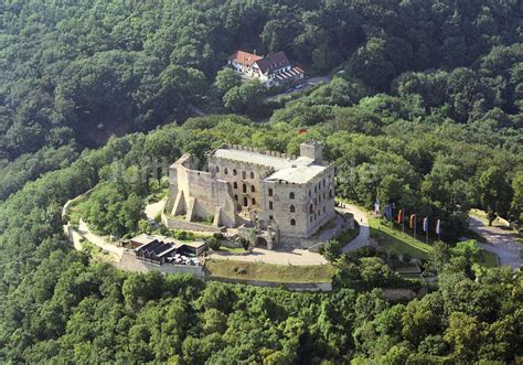 Hambach von oben - Wiege der deutschen Demokratie - Hambacher Schloss ...