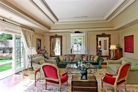 Bollywood Celebrity | Shah Rukh Khan's vacation home in Beverly Hills is fit for a king