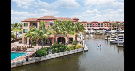 Naples Bay Resort & Marina $163 ($̶6̶3̶0̶). Naples Hotel Deals & Reviews - KAYAK