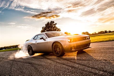 2015 Dodge Challenger SRT HEMI Hellcat BurnOut | Dodge challenger srt ...