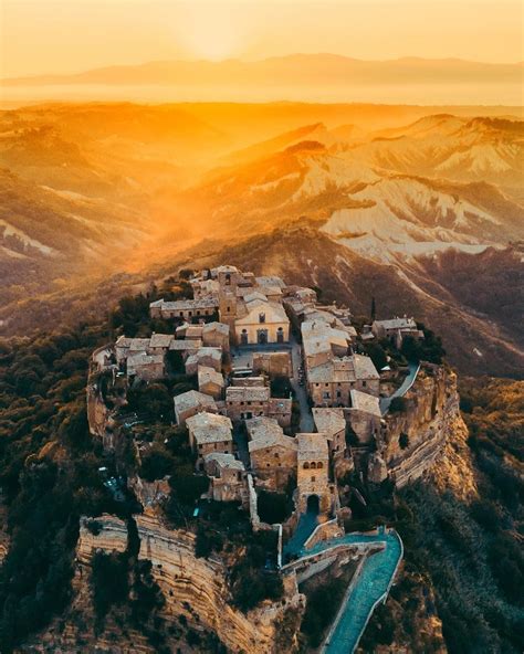 Civita di Bagnoregio, Lazio, Italy Beautiful World, Beautiful Places, Italy History, World ...