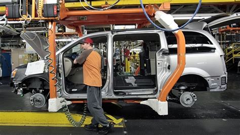 Chrysler employees back to work after $2B renovation of Windsor ...