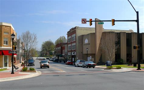 Lenoir Funeral Homes, funeral services & flowers in North Carolina