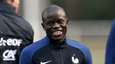 Championnat d'Angleterre: N'Golo Kanté élu meilleur joueur. Voilà sa ...