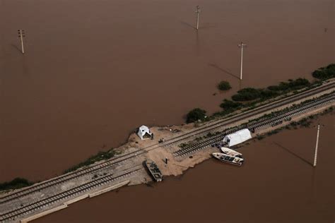 Flooding Displaces Tens of Thousands in Iran. And More Rain Is Forecast ...