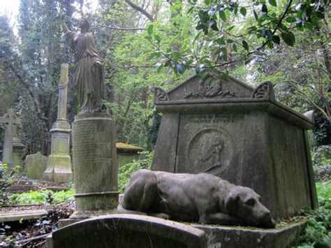 Highgate Cemetery – London, England - Atlas Obscura