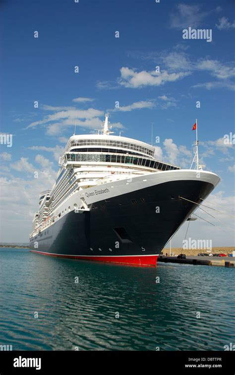 Cunard Line Queen Elizabeth Ship Stock Photo - Alamy