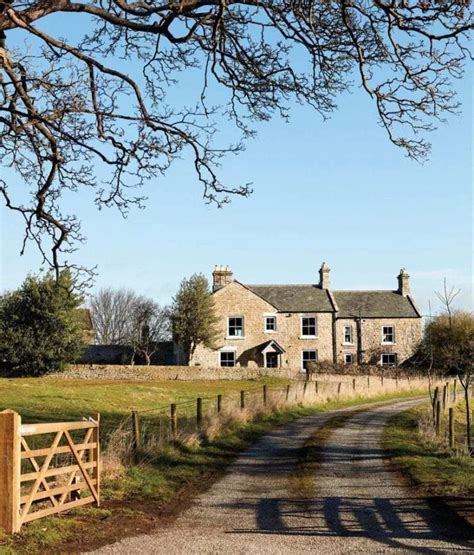 Rita Konig's English Country Farmhouse - The Glam Pad | Countryside house, English farmhouse ...