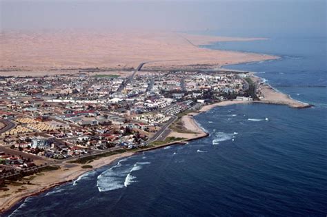 File:Swakopmund (Namibia).jpg - Wikimedia Commons