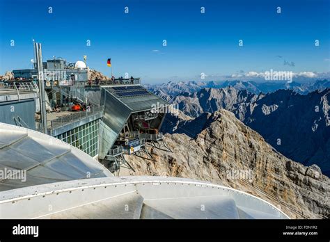 Bayerische Zugspitzbahn Bergstation, Zugspitze, Garmisch-Partenkirchen, Wetterstein, Alpen ...