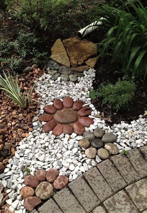 20+ Stunning Decorative Stones For Gardens Ideas - SWEETYHOMEE