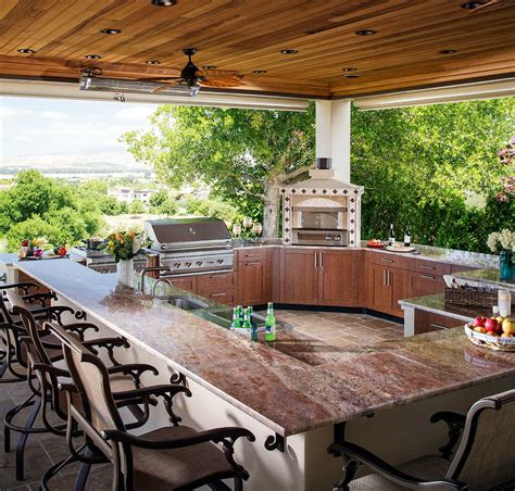 Outdoor Kitchen Design Ideas | Brown Jordan Outdoor Kitchens