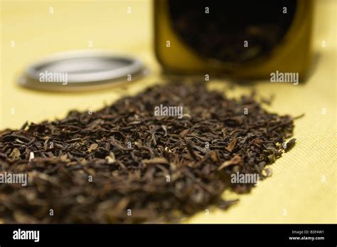 Dried tea leaves, close-up Stock Photo - Alamy