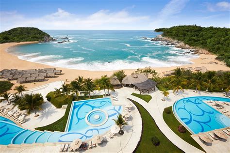 Secrets Huatulco Wedding - Mexico - Hola Weddings