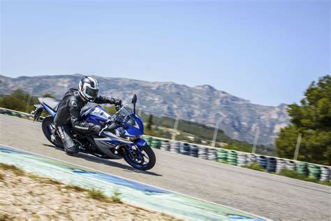 First ride: Yamaha R3 review | Visordown