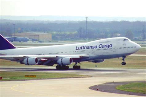 Lufthansa Cargo to introduce paper AWB charge