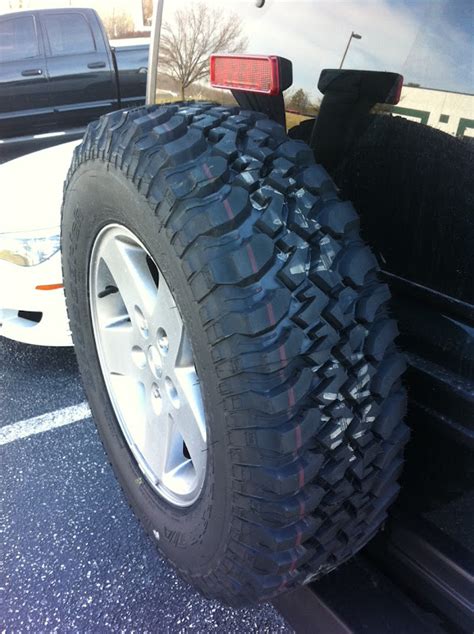 Jeep Wrangler JK Rubicon Factory wheels and tires | Pirate 4x4