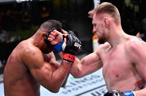 Photo Gallery: Fight Night: Overeem vs Volkov In Pictures